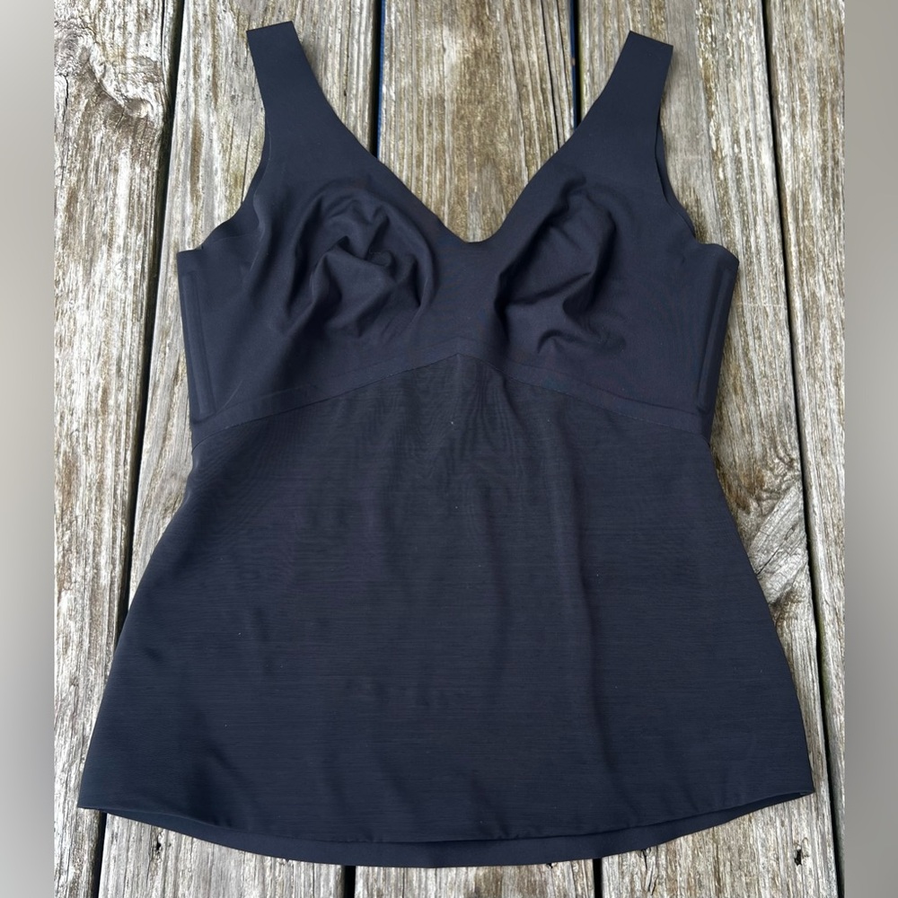 Honey Love LiftWear Seamless Shaping Tank Top, Medium Black.